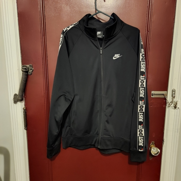 Mems nike jackets , all size large , like new, perfect condition. 40.00 each.. - Picture 9 of 14